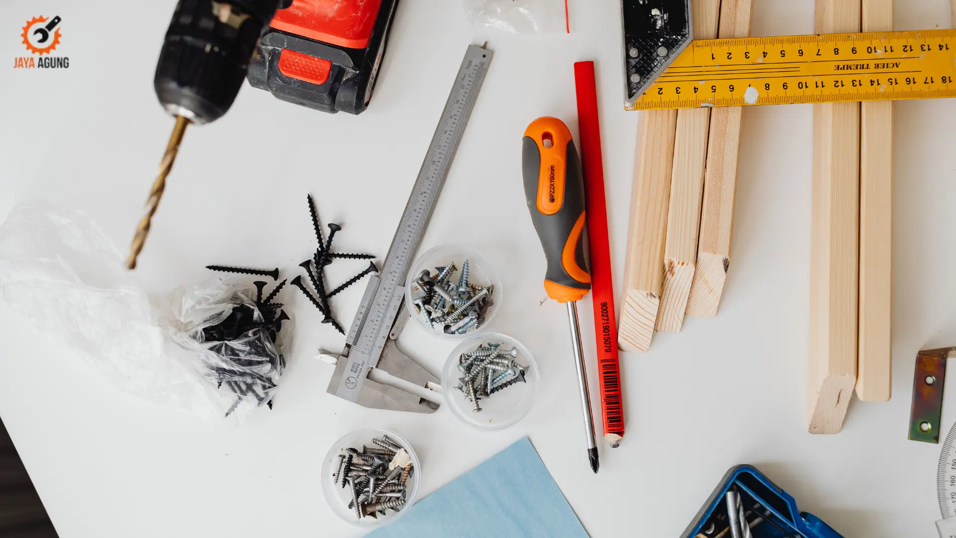 Hand Tools vs Power Tools: Perbedaan & Mana yang Terbaik?