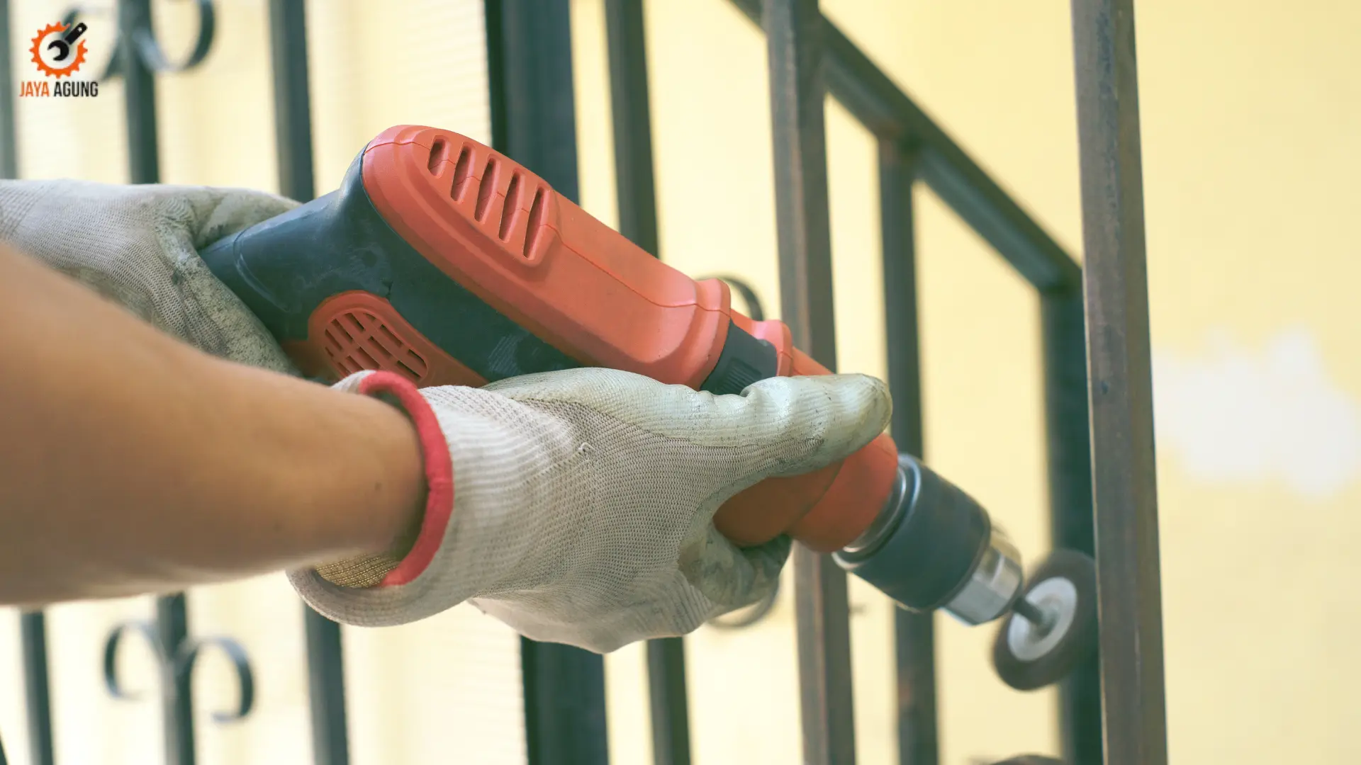 Panduan Keselamatan Kerja Saat Menggunakan Alat Teknik